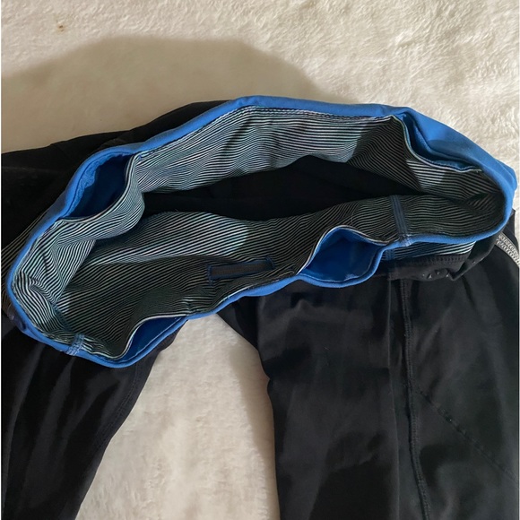 Lululemon run a marathon crop, color black / blue multi,Material power luxtreme - Picture 6 of 12